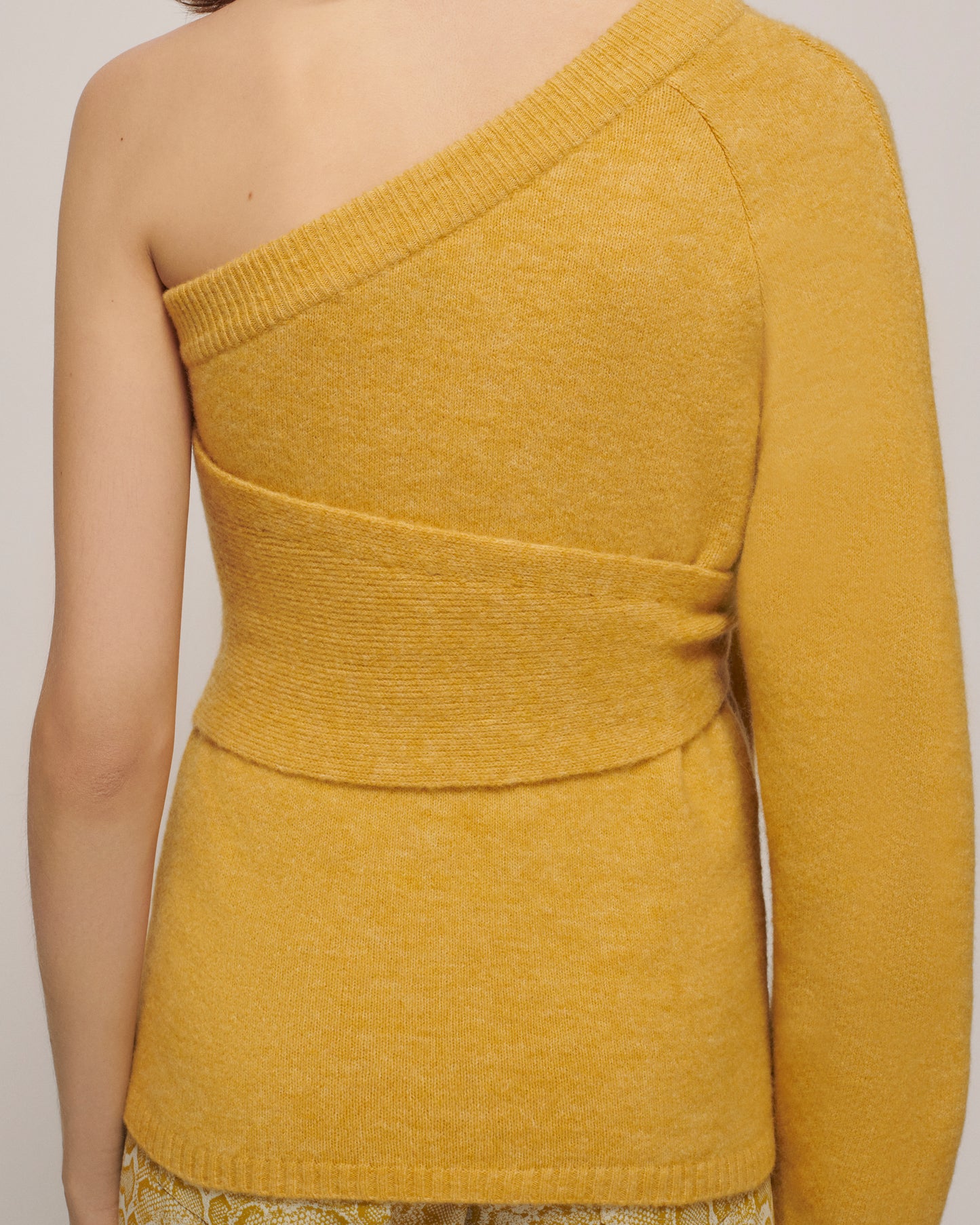 Cleto - One Shoulder Knit - Yellow