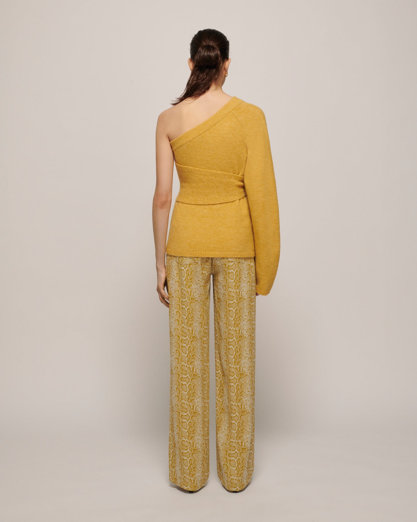 Cleto - One Shoulder Knit - Yellow