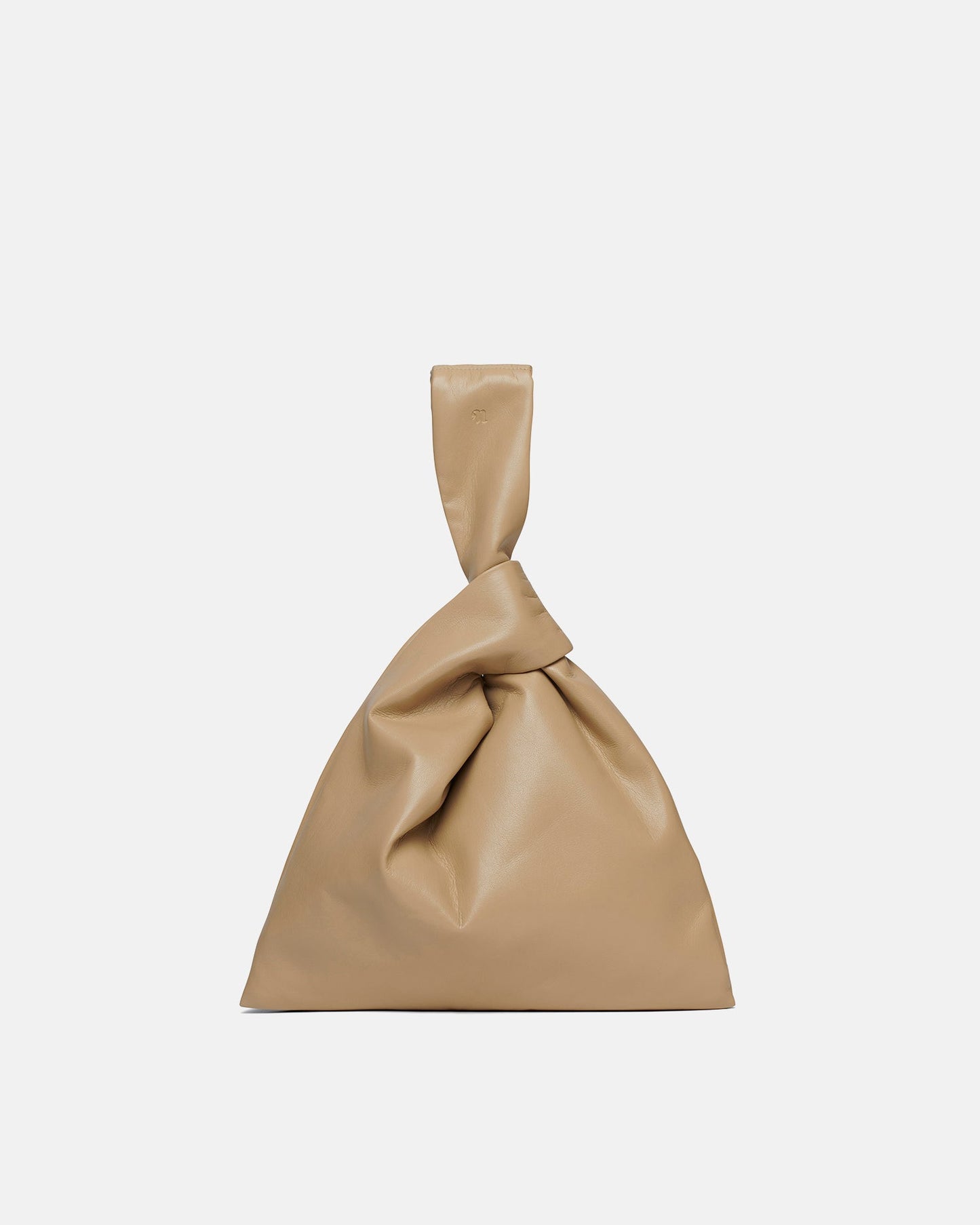 Jen - Okobor™ Alt-Leather Clutch Bag - Wax Pf23 – Nanushka