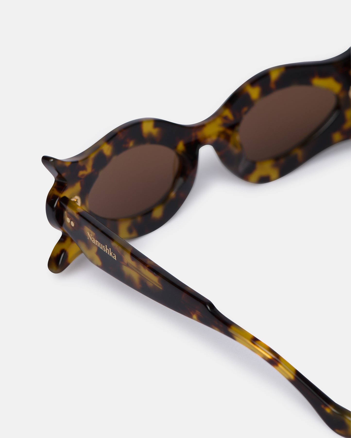 Tully - Bio-Plastic Floral-Shaped Sunglasses - Dark Amber