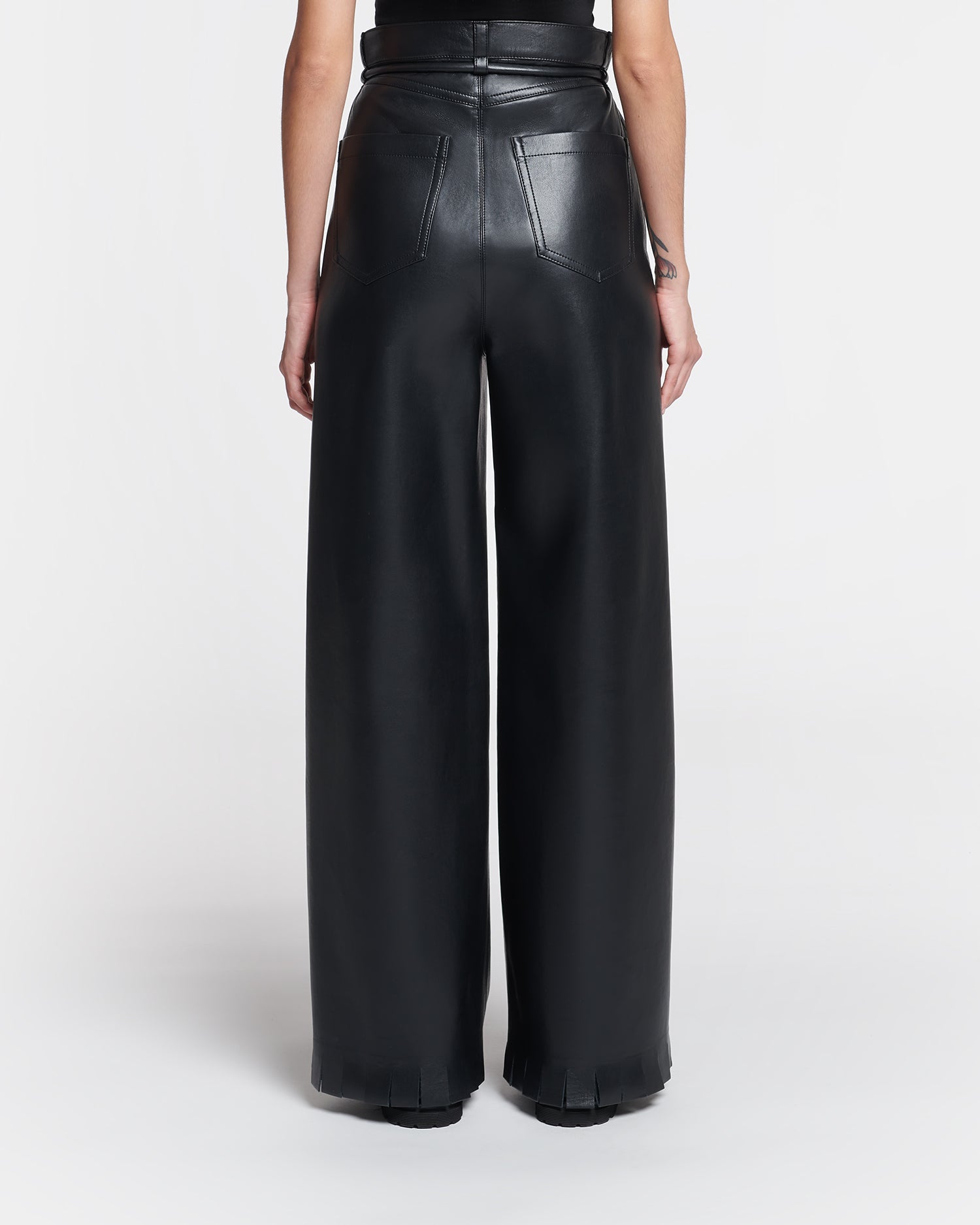 Harlee - Belted Regenerated Leather Pants - Black – Nanushka