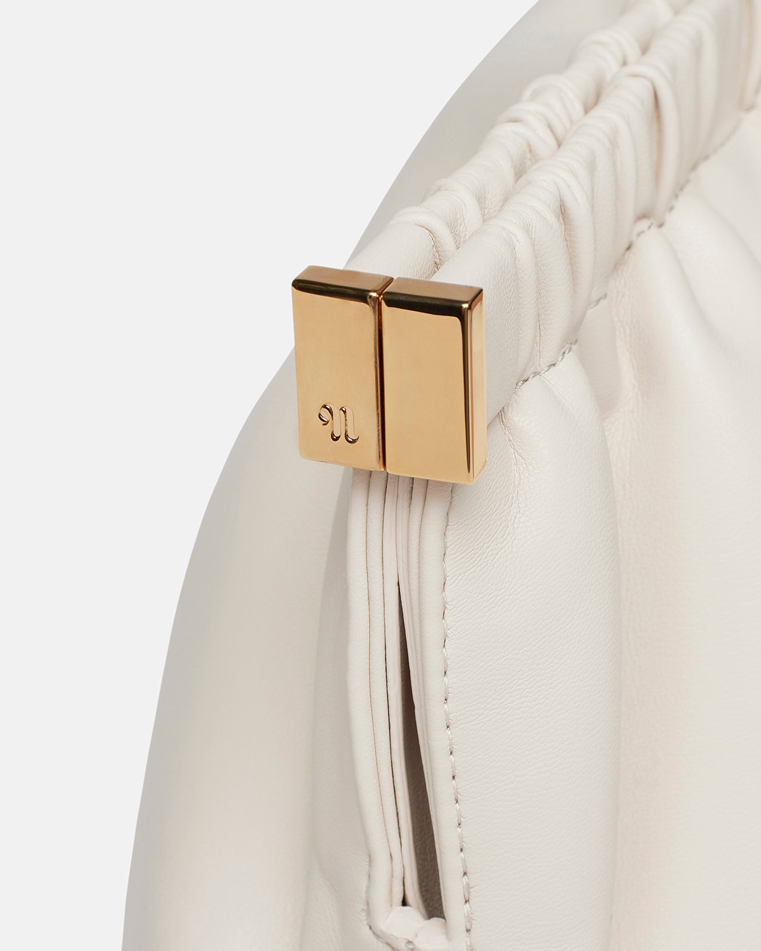 The Bar Clutch - Alt-Nappa Clutch - Off - Off White – Nanushka