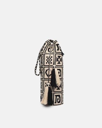 Wayuu Symbol Maxi - Crocheted Bucket Bag - Kopjafa Black/Creme