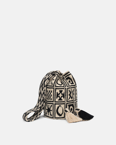 Wayuu Symbol - Crocheted Bucket Bag - Kopjafa Black/Creme